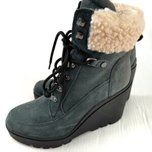 Guess Taanya lace up wedge boots blue leather upper with Sherpa upper size 8.5